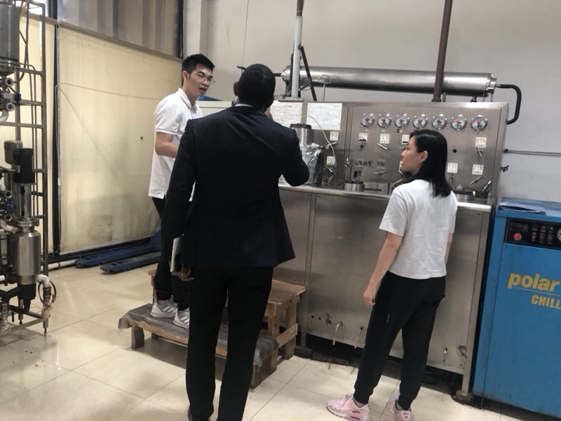 Close review of extraction equipment